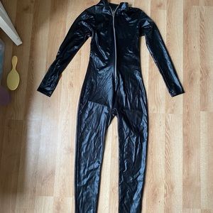 Form fitted pleather jumpsuit 🖤